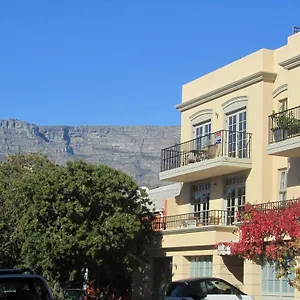 https://mckinnon-house.hotels-capetown.com